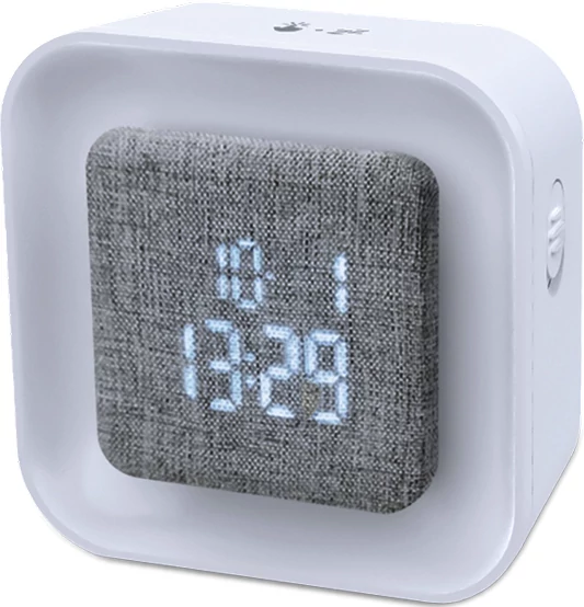 Ψηφιακό ρολόι - ξυπνητήρι - φωτάκι νυκτός με οθόνη σε υφασμάτινη επιφάνεια